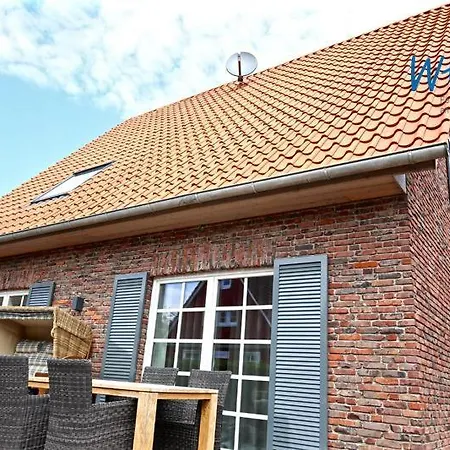 Lisa-marie 2 Apartment